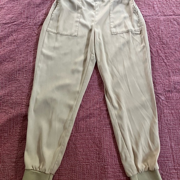 Vero Moda Aware Tan Trousers lightweight summer fabric - Picture 2 of 16